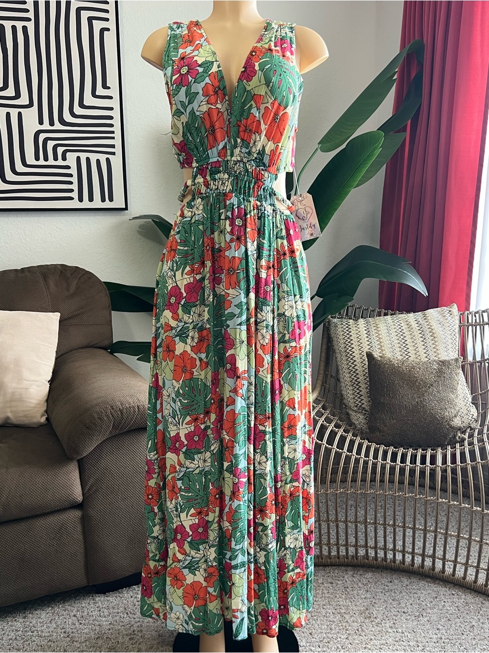 NWT Floral Sleeveless V-Neck Cutout Waist Maxi Dress Large